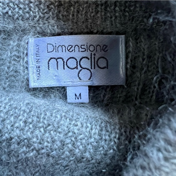 Dimensione Maglia Mohair Wool Gray Italian Mock Neck Sweater Women's size Medium - Picture 3 of 8